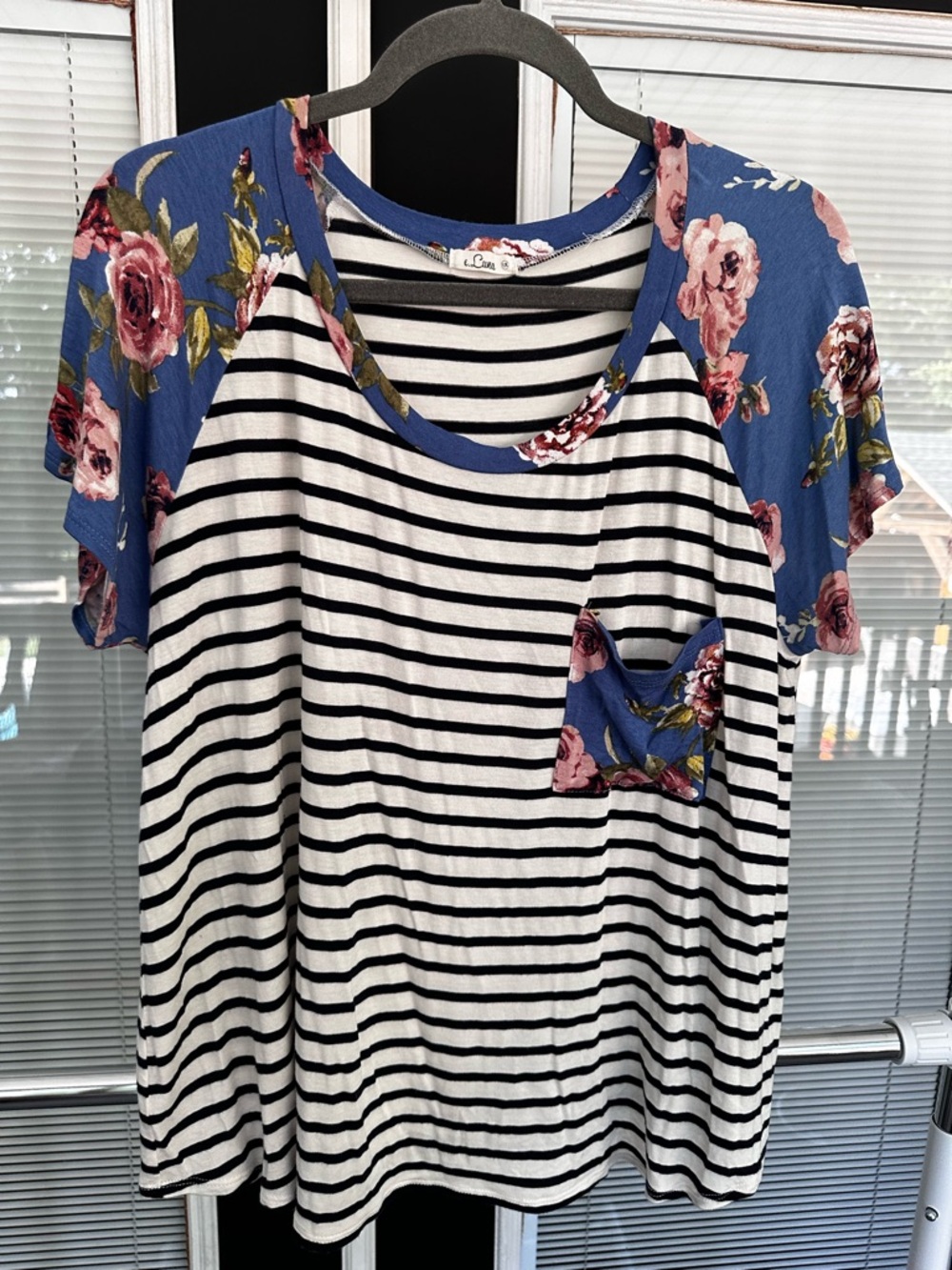 Size 1X E Luna Blue Floral & Black-White Stripe Raglan Tee - Women. NWOT!